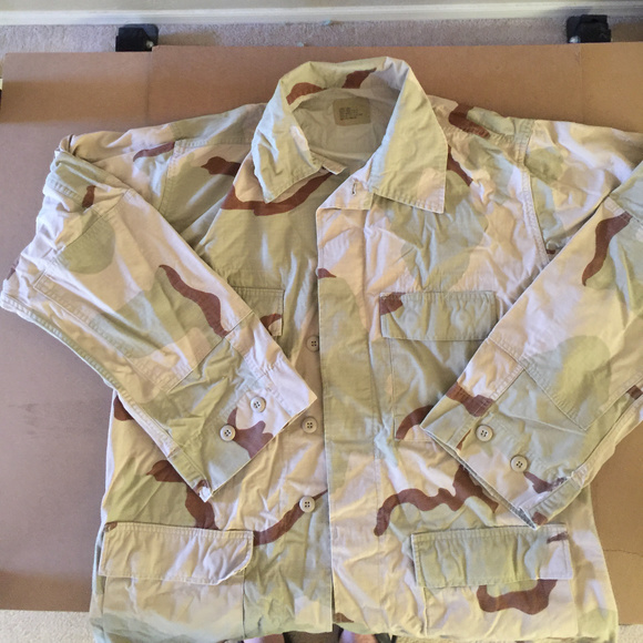 Like New Authentic Desert CAMO Military Top - Picture 4 of 4